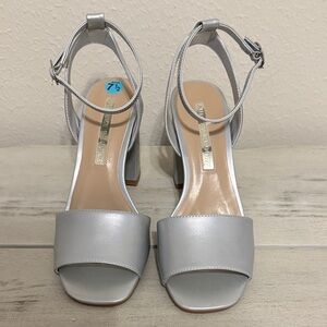 New Audrey Brooke Angie Silver Block Heel Sandals